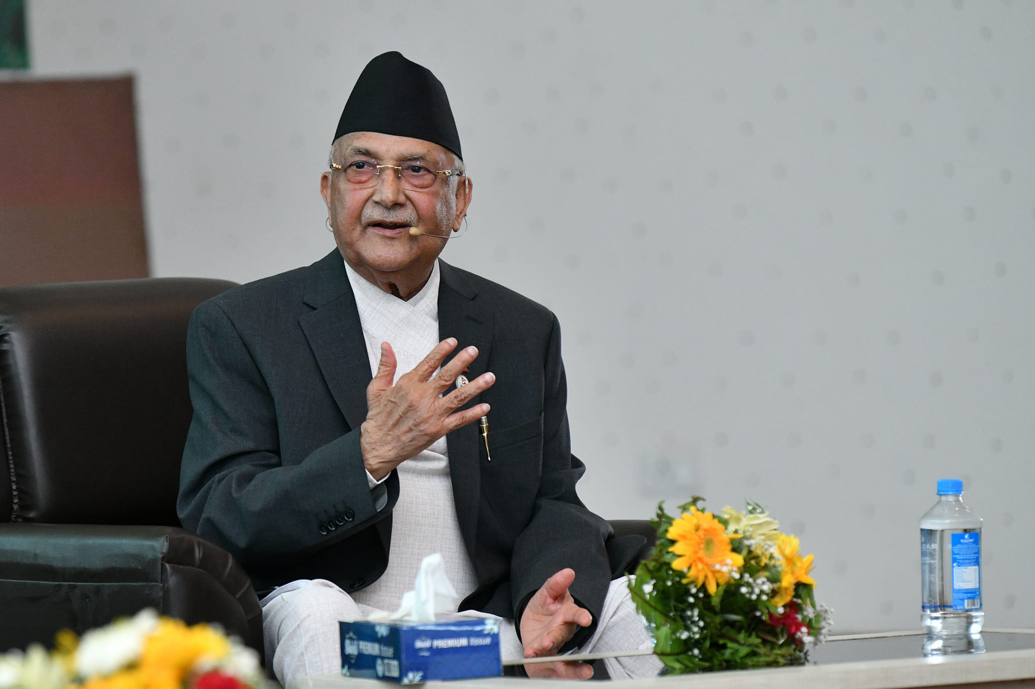 एमाले अध्यक्ष ओली कम्बोडिया प्रस्थान